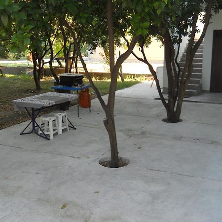 Apartments Ognjenovic Risan Exterior foto